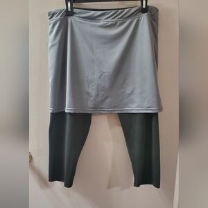 Gray and Black Women's Skirted Leggings. Sz XL